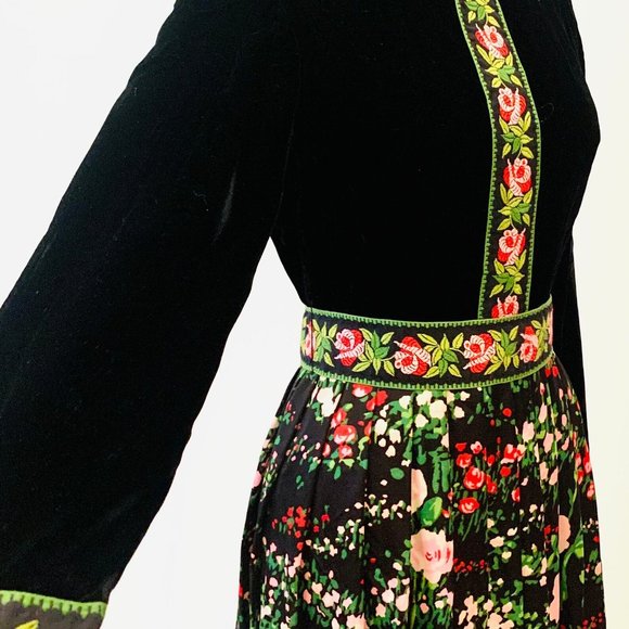 70s RK ORIGINALS true vintage BLACK velvet floral MAXI DRESS belt MEDIUM roses - Picture 8 of 12
